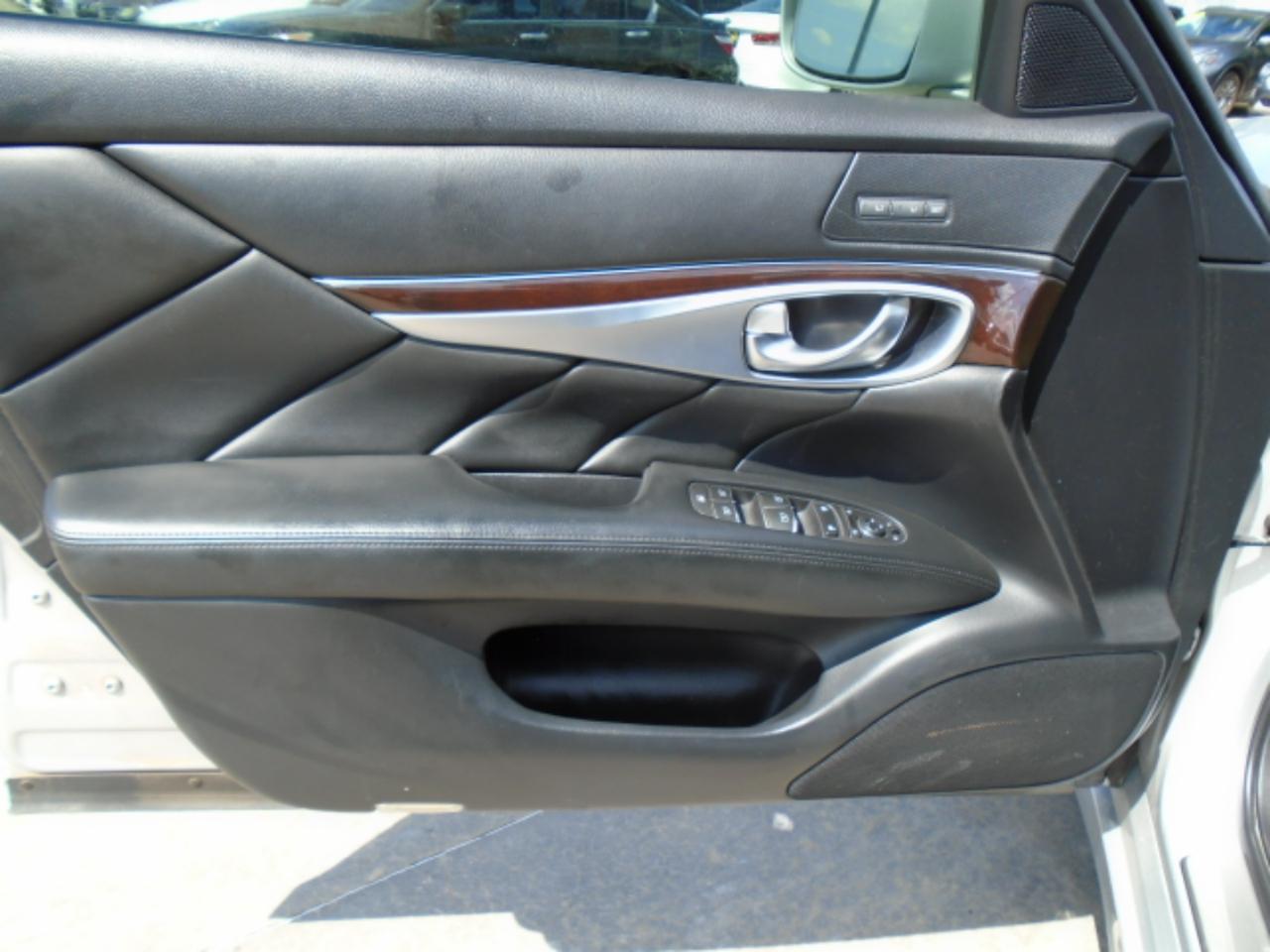 Infiniti M 37 2013