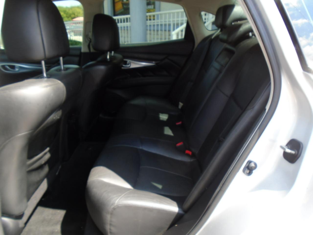 Infiniti M 37 2013