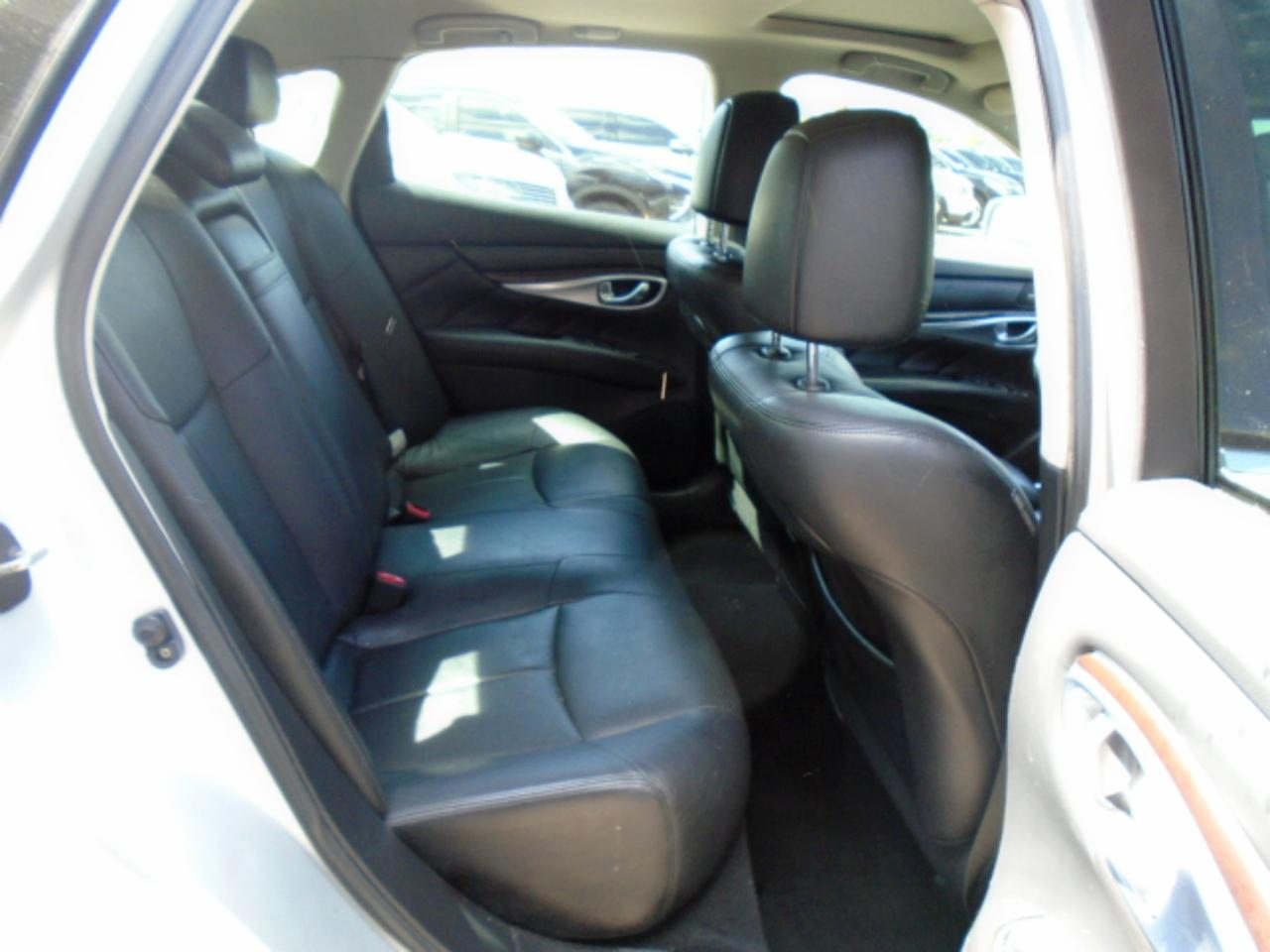 Infiniti M 37 2013