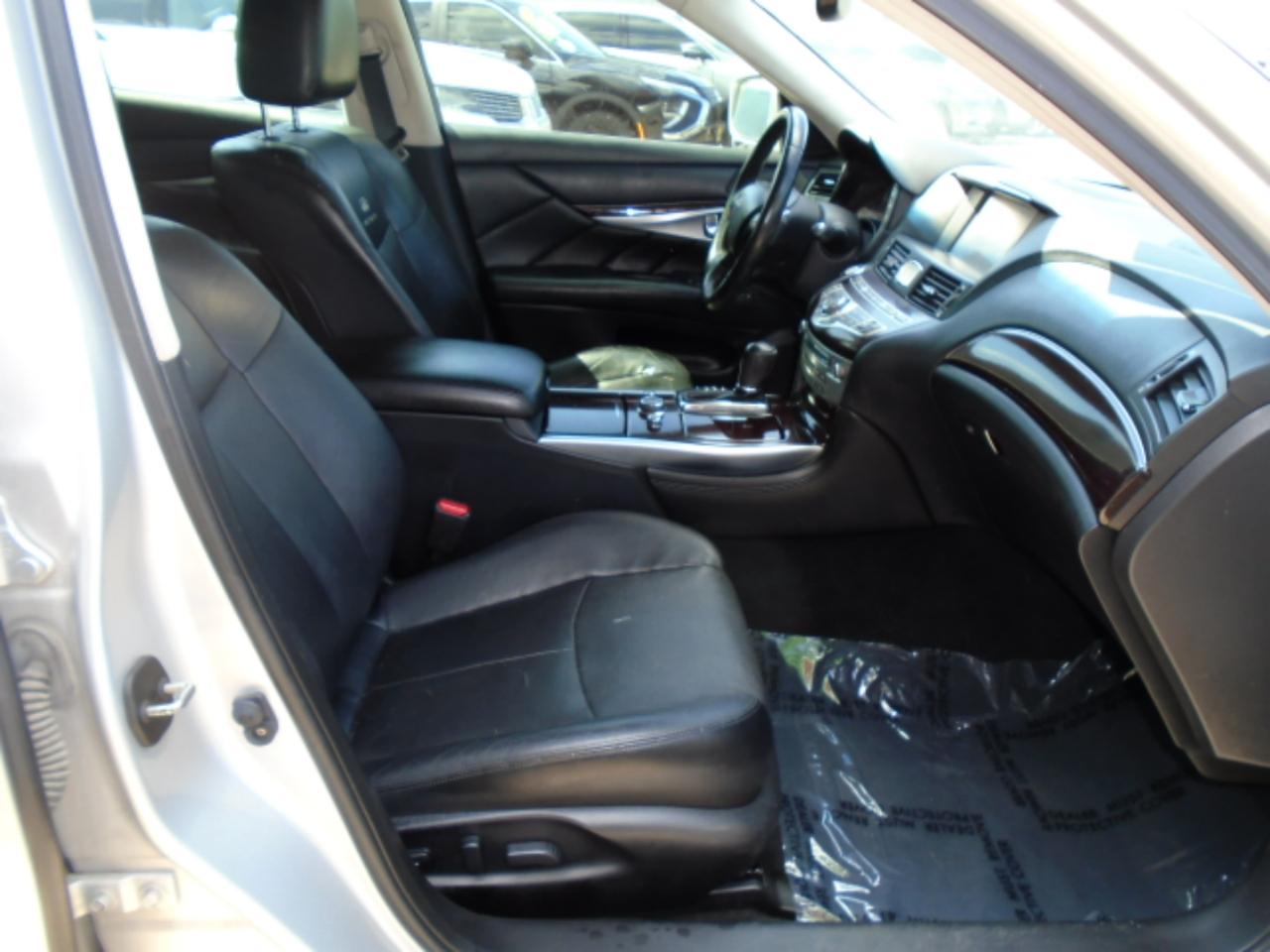 Infiniti M 37 2013