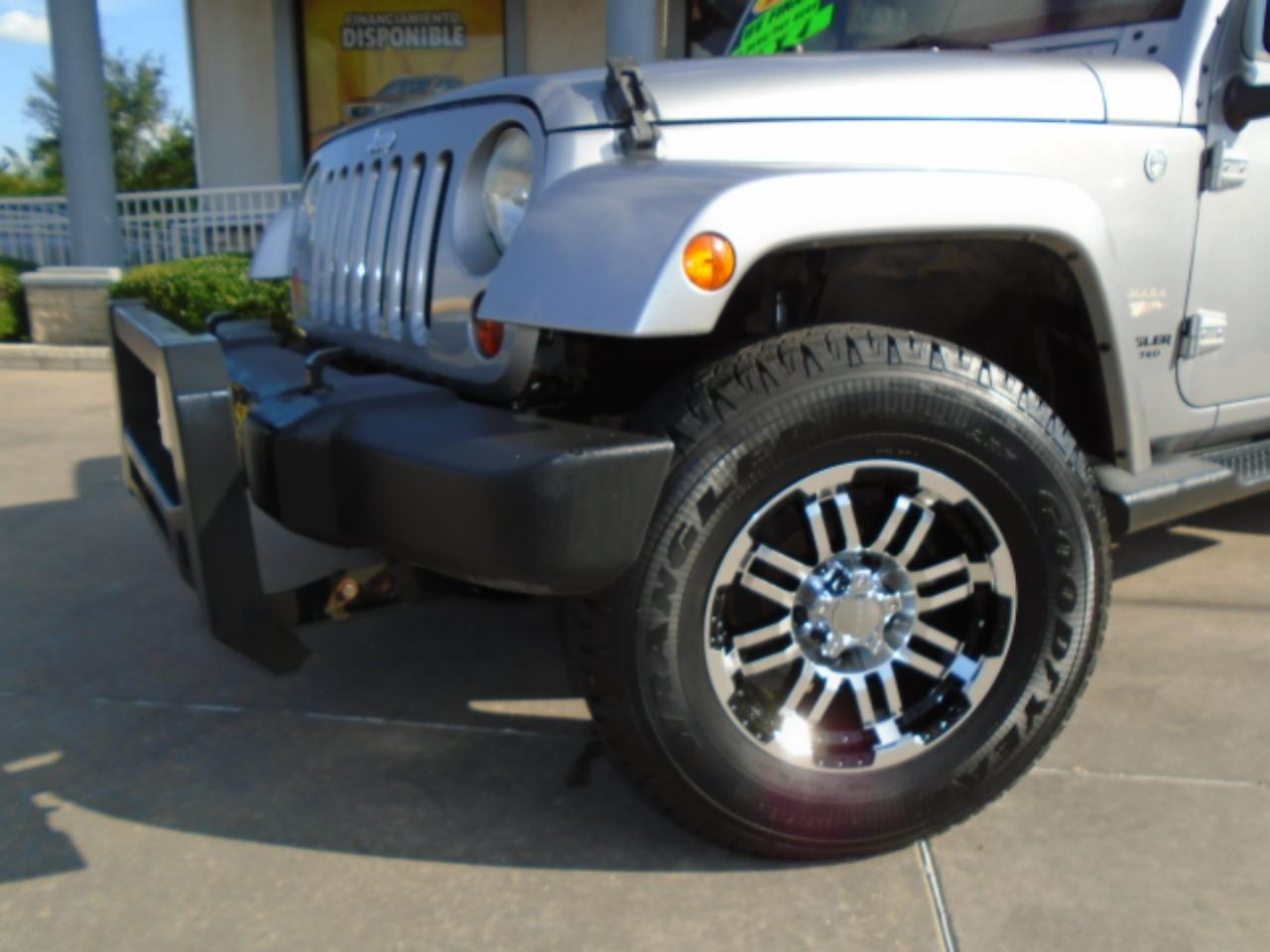Jeep Wrangler Unlimited Sahara 4WD 2013