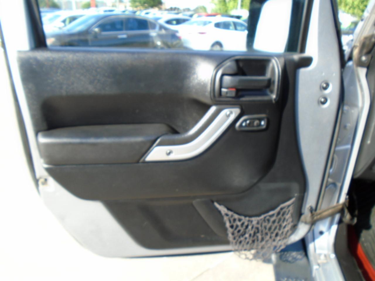 Jeep Wrangler Unlimited Sahara 4WD 2013