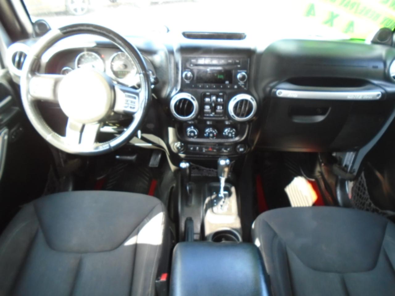 Jeep Wrangler Unlimited Sahara 4WD 2013