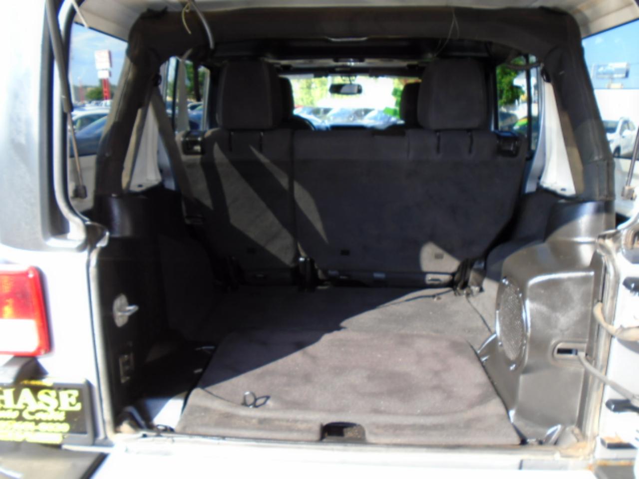 Jeep Wrangler Unlimited Sahara 4WD 2013