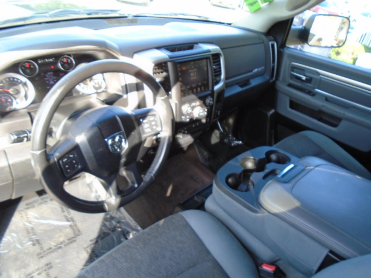 RAM 1500 SLT Crew Cab LWB 4WD 2017