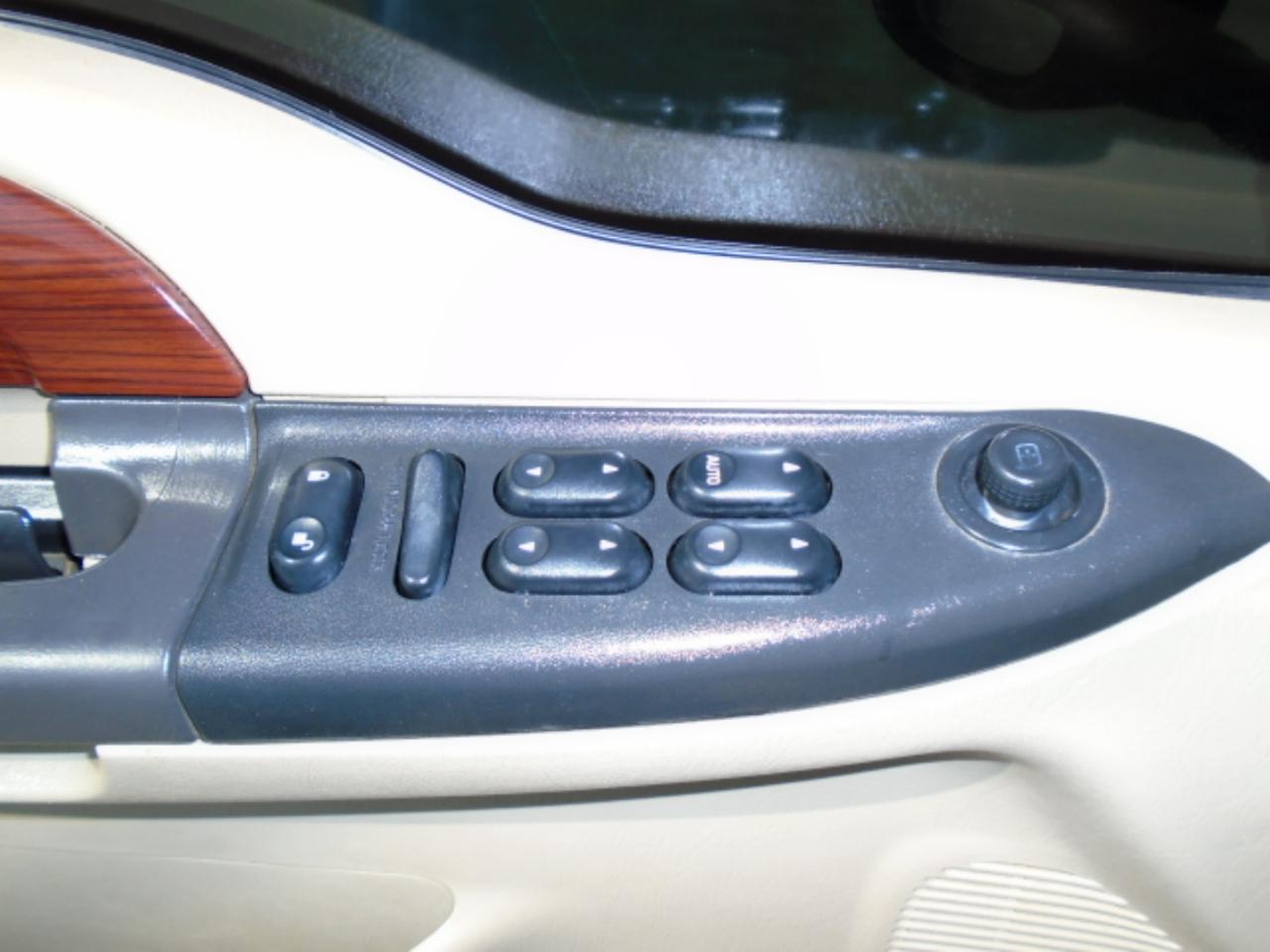 Ford F-350 SD Lariat Crew Cab 2WD 2006