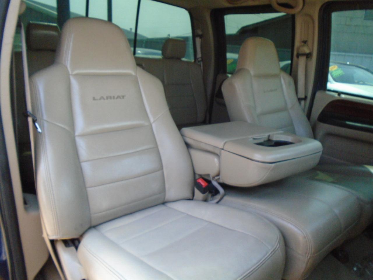 Ford F-350 SD Lariat Crew Cab 2WD 2006