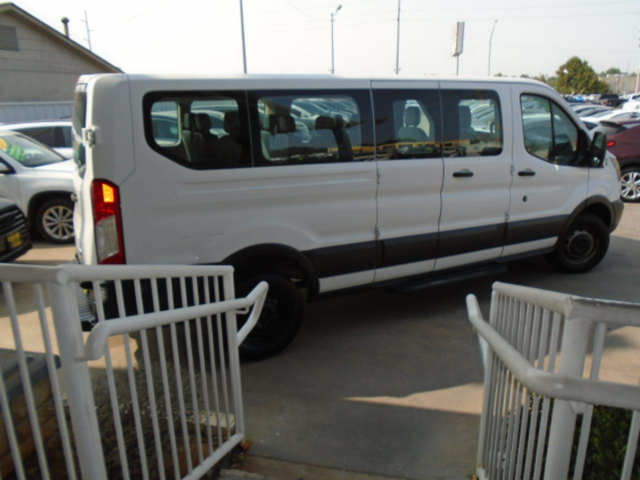 Ford Transit 350 Wagon Low Roof XL 60/40 Pass. 148-in. WB 2016