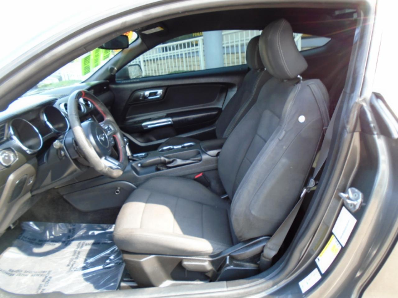 Ford Mustang V6 Coupe 2015