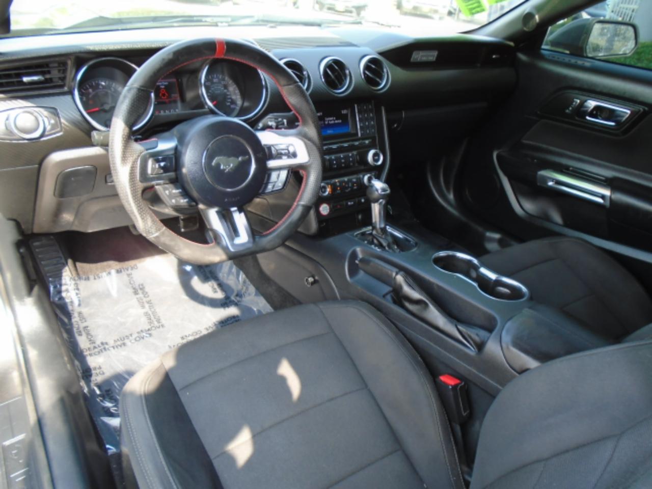 Ford Mustang V6 Coupe 2015