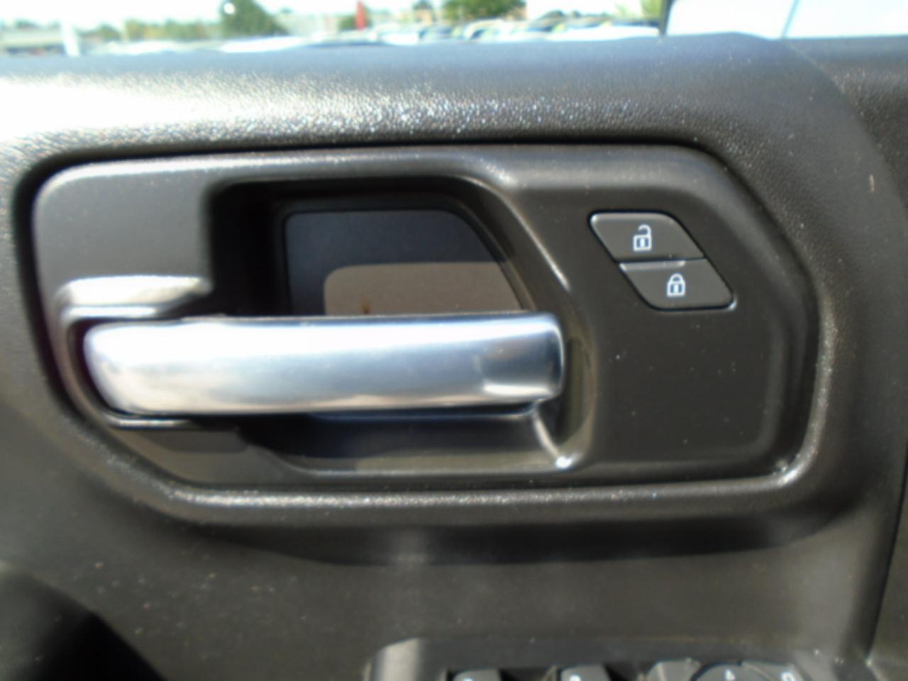 Chevrolet Silverado 1500 Custom Crew Cab Long Box 2WD 2019