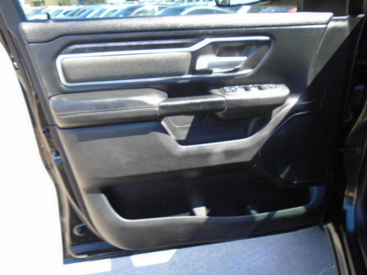RAM 1500 Big Horn Crew Cab SWB 4WD 2020