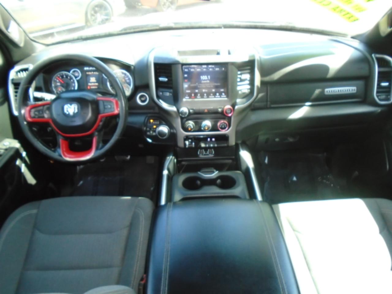 RAM 1500 Big Horn Crew Cab SWB 4WD 2020