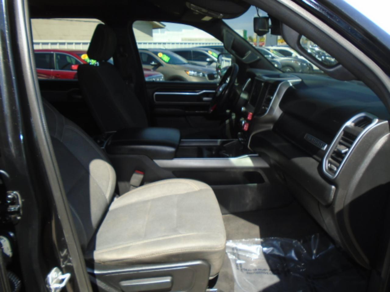 RAM 1500 Big Horn Crew Cab SWB 4WD 2020