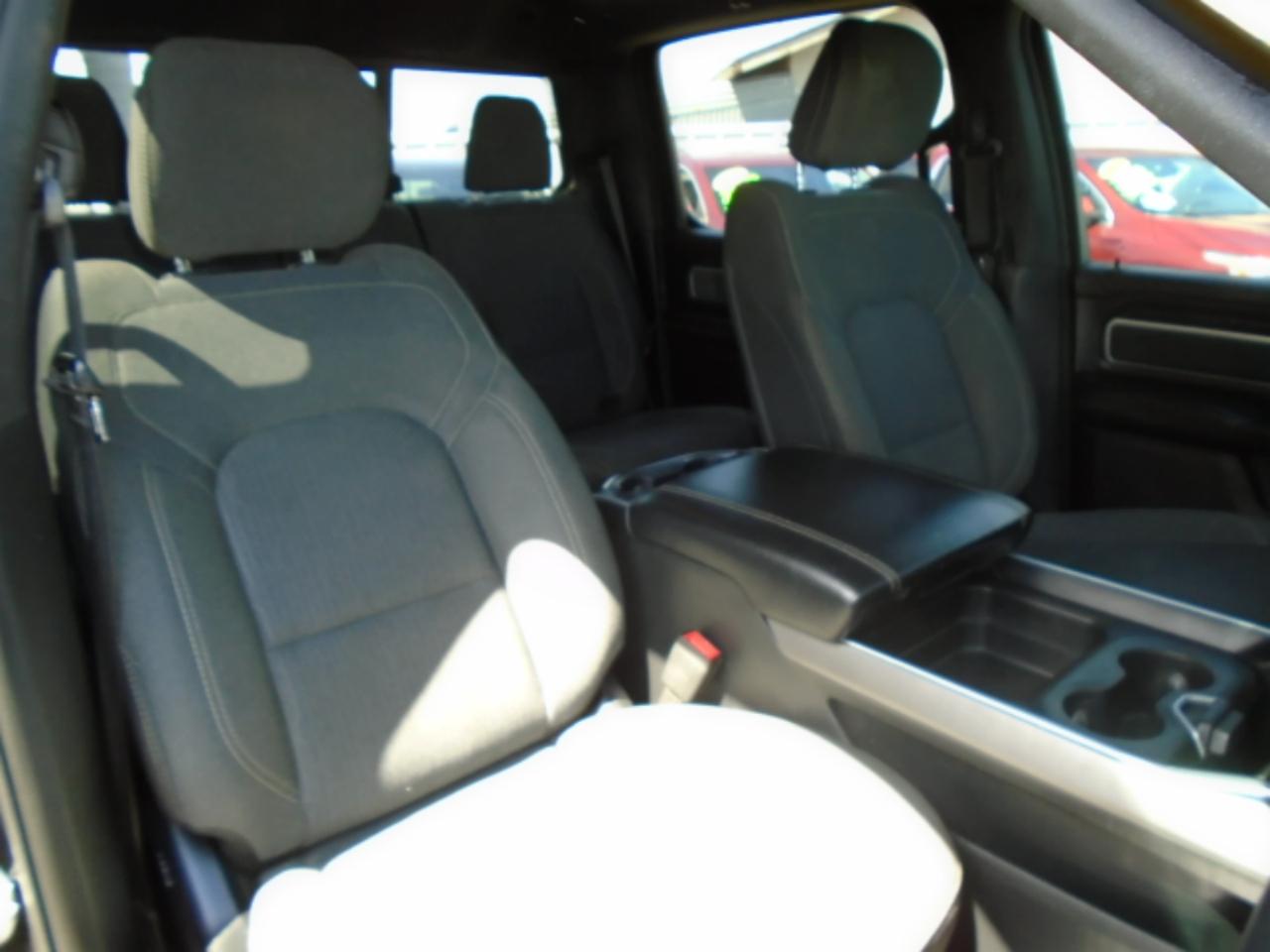 RAM 1500 Big Horn Crew Cab SWB 4WD 2020