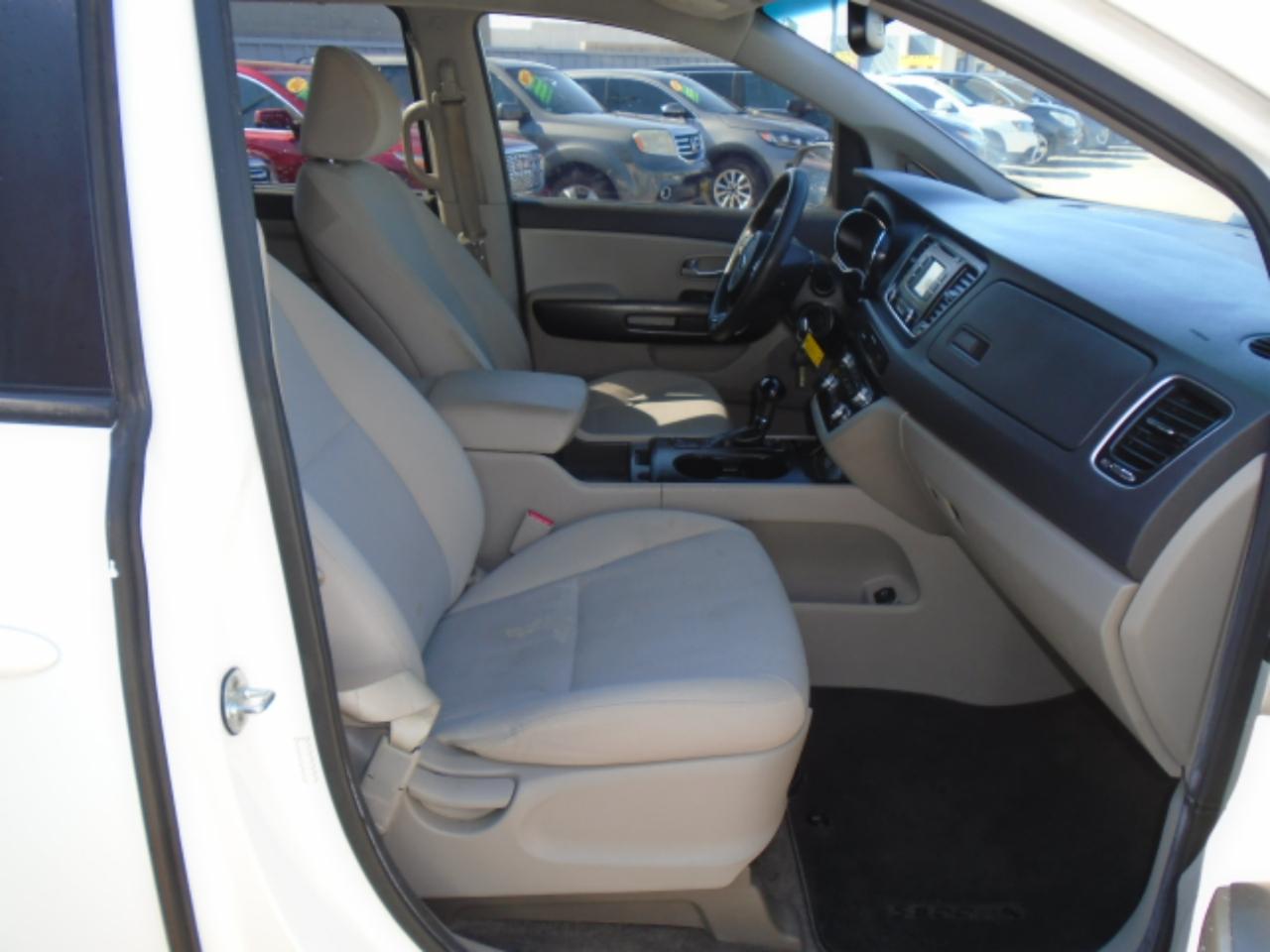 Kia Sedona LX 2016