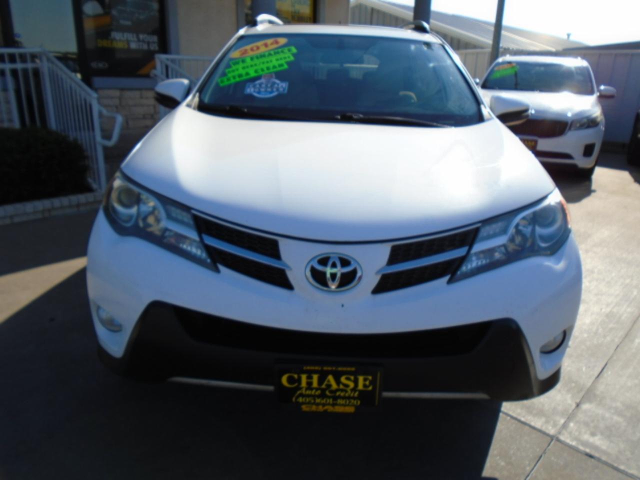 Toyota RAV4 XLE FWD 2014