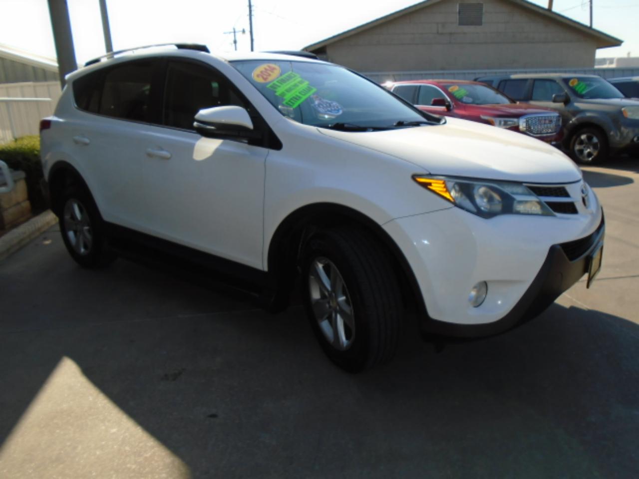 Toyota RAV4 XLE FWD 2014