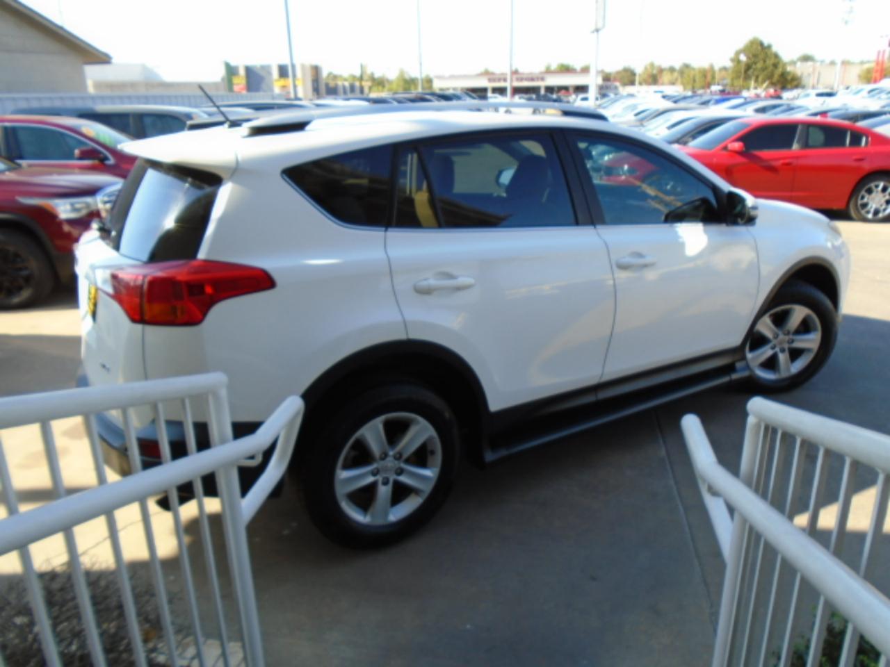 Toyota RAV4 XLE FWD 2014