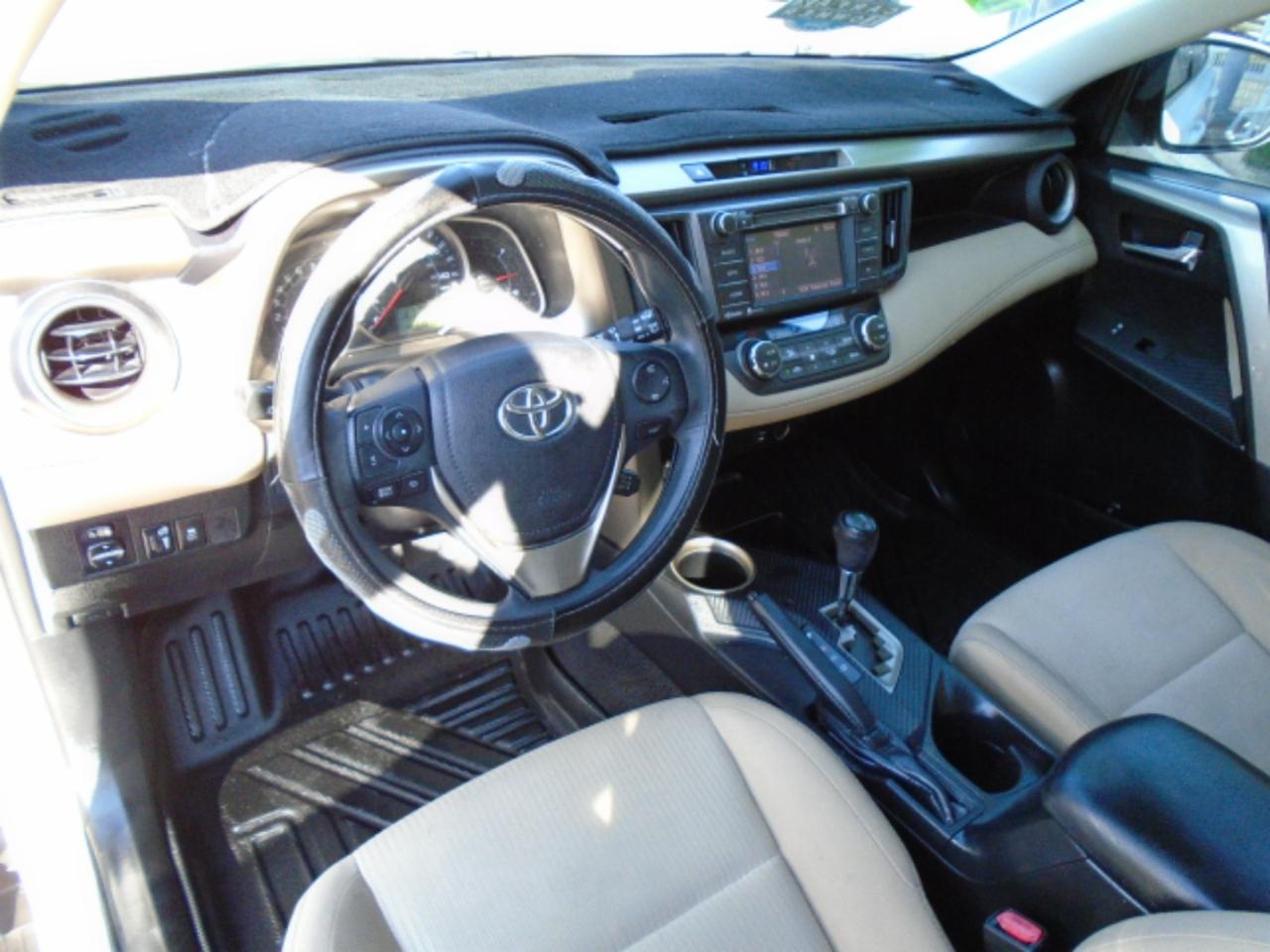 Toyota RAV4 XLE FWD 2014