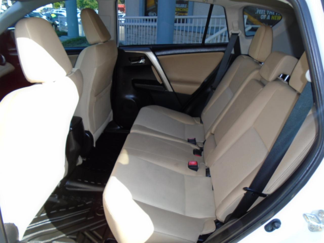 Toyota RAV4 XLE FWD 2014