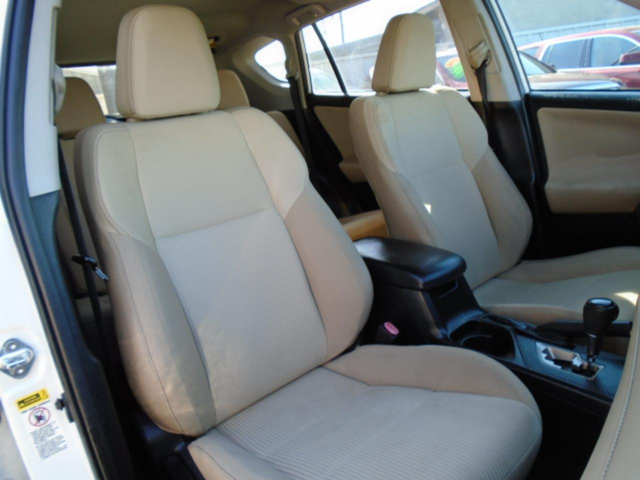 Toyota RAV4 XLE FWD 2014