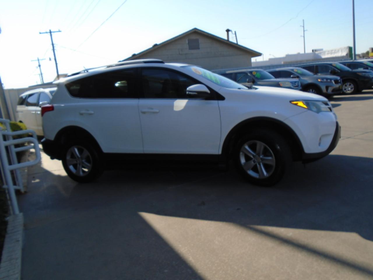 Toyota RAV4 XLE FWD 2014