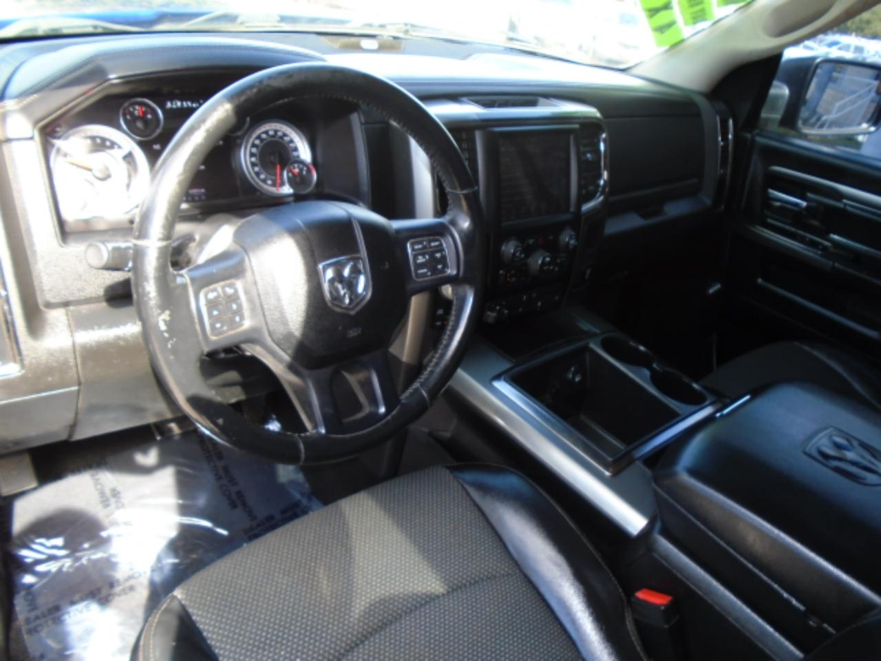 RAM 1500 Sport Quad Cab 4WD 2015
