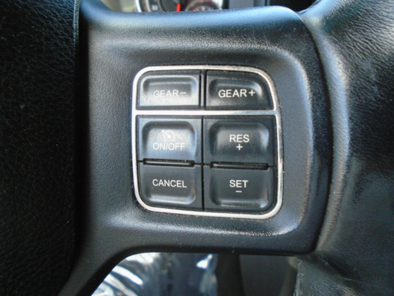 RAM 1500 Sport Quad Cab 4WD 2015