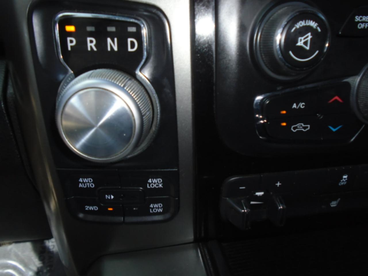 RAM 1500 Sport Quad Cab 4WD 2015