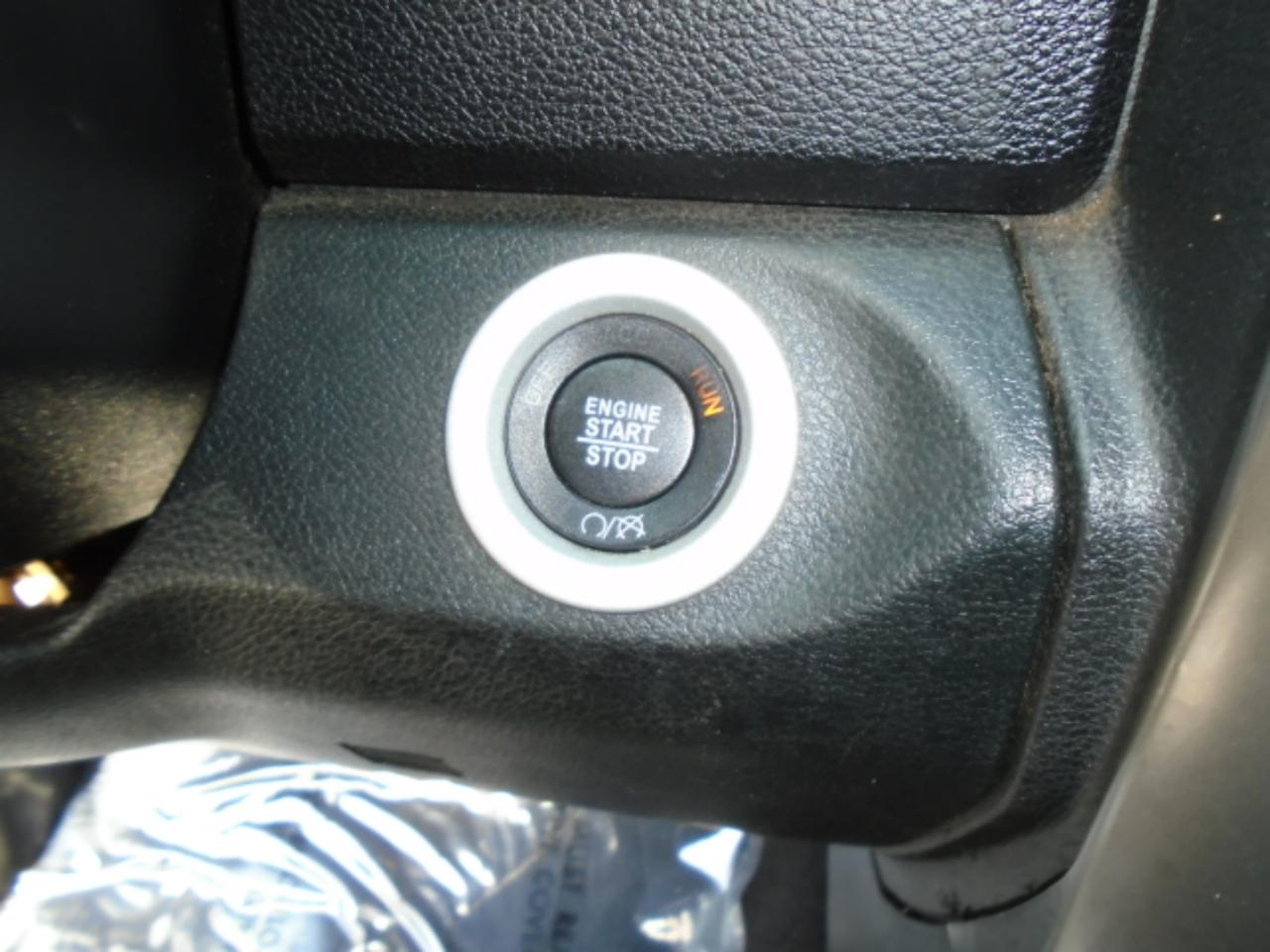 RAM 1500 Sport Quad Cab 4WD 2015