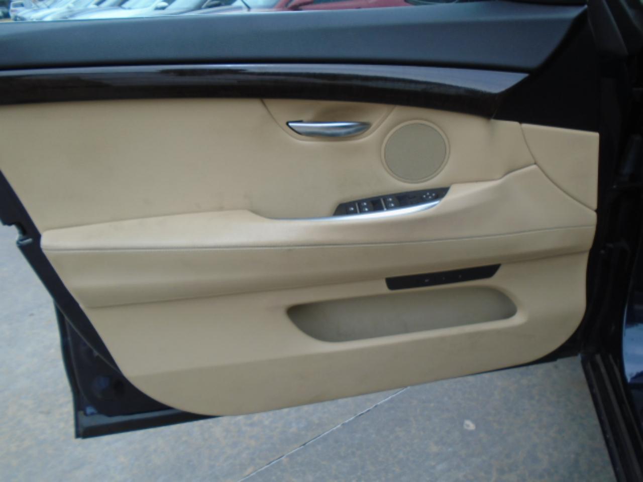 BMW 5-Series Gran Turismo 535i 2016
