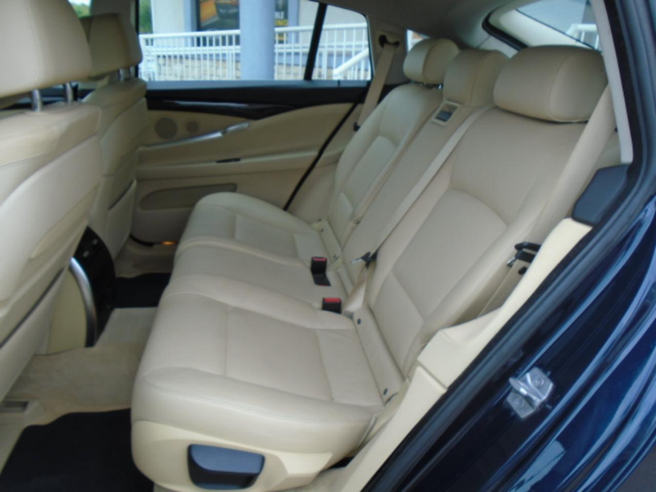 BMW 5-Series Gran Turismo 535i 2016