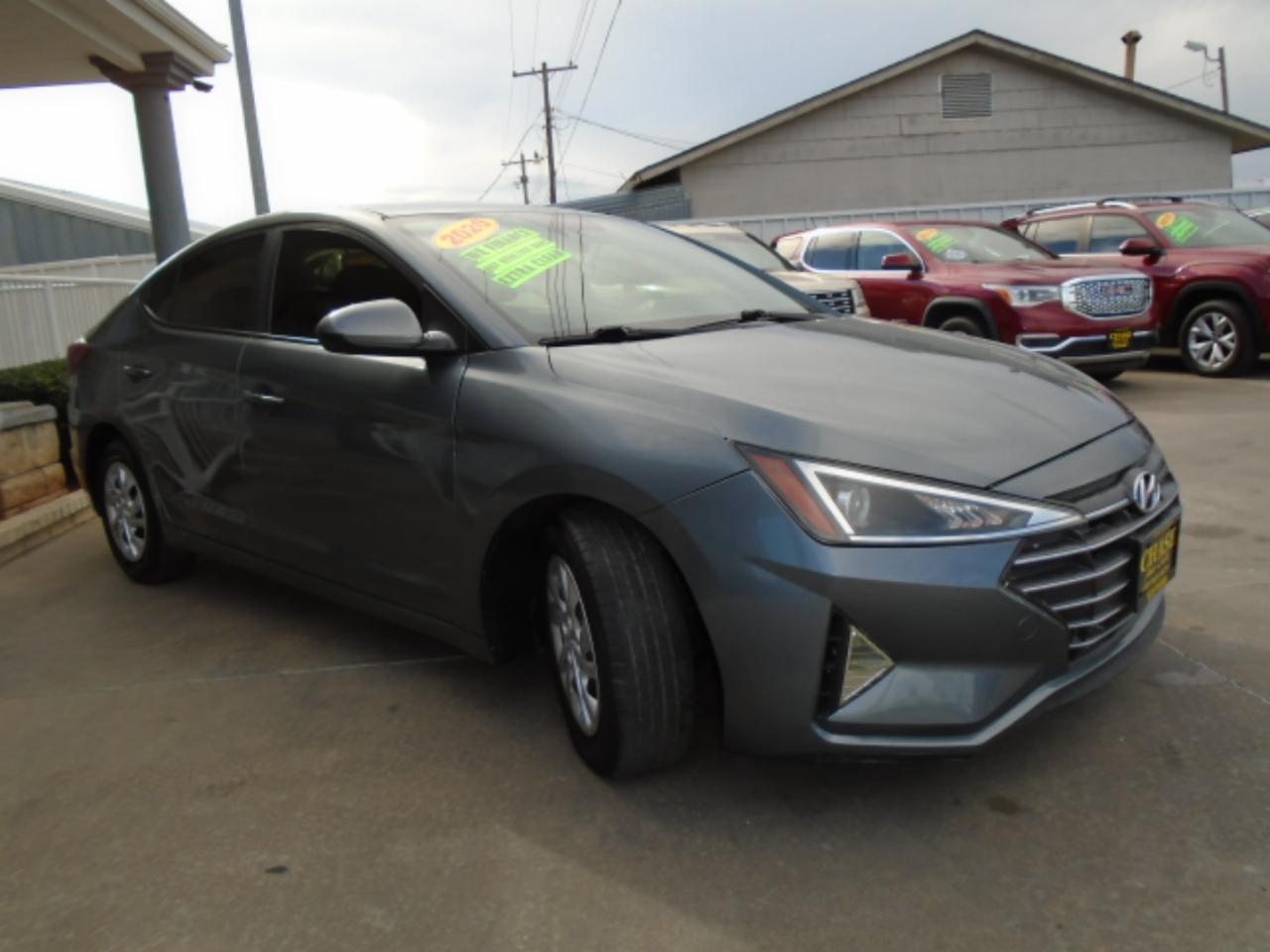 Hyundai Elantra SE 6AT 2020