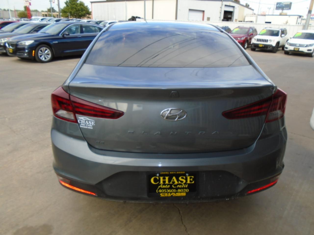 Hyundai Elantra SE 6AT 2020