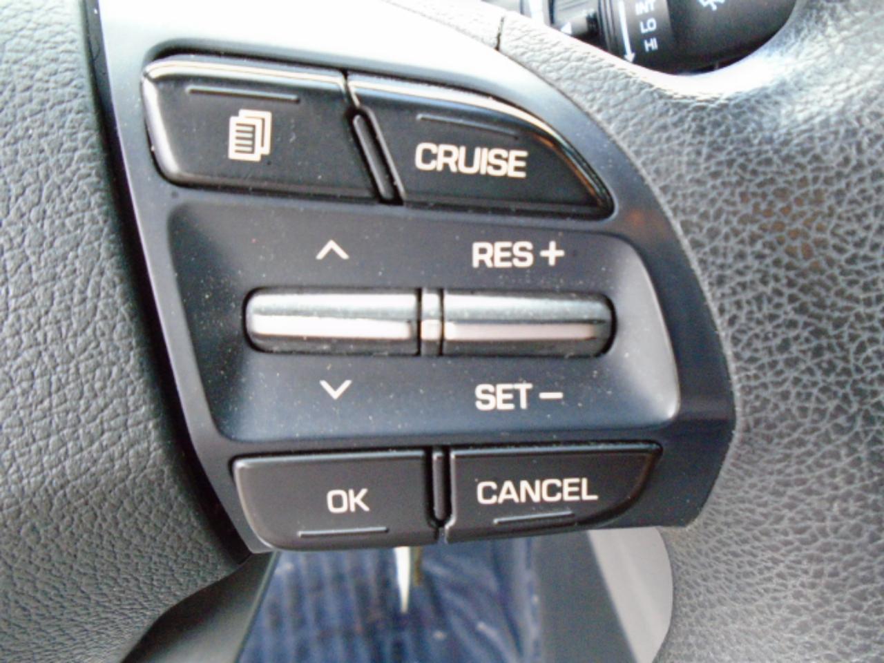 Hyundai Elantra SE 6AT 2020