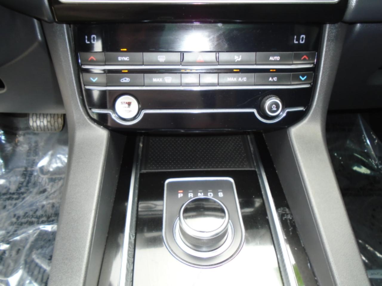 Jaguar F-Pace 25t Premium 2020