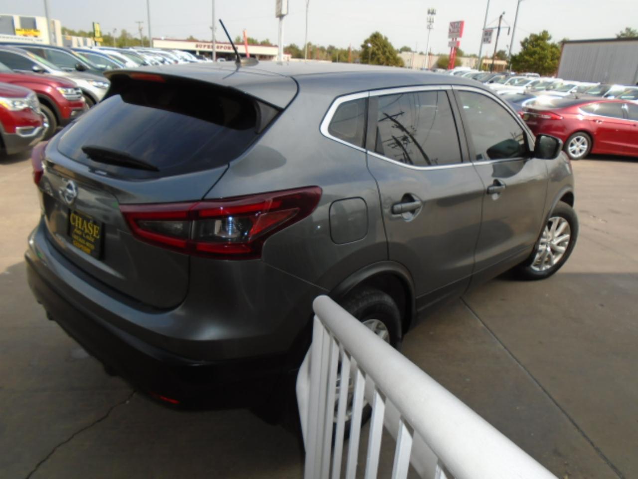 Nissan Rogue Sport S 2021
