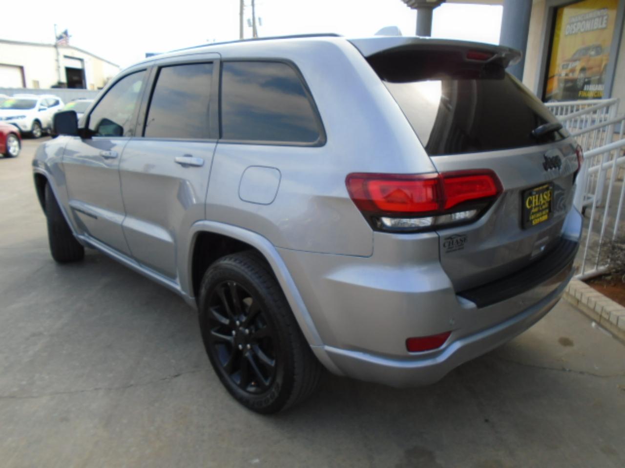 Jeep Grand Cherokee Laredo 2WD 2020