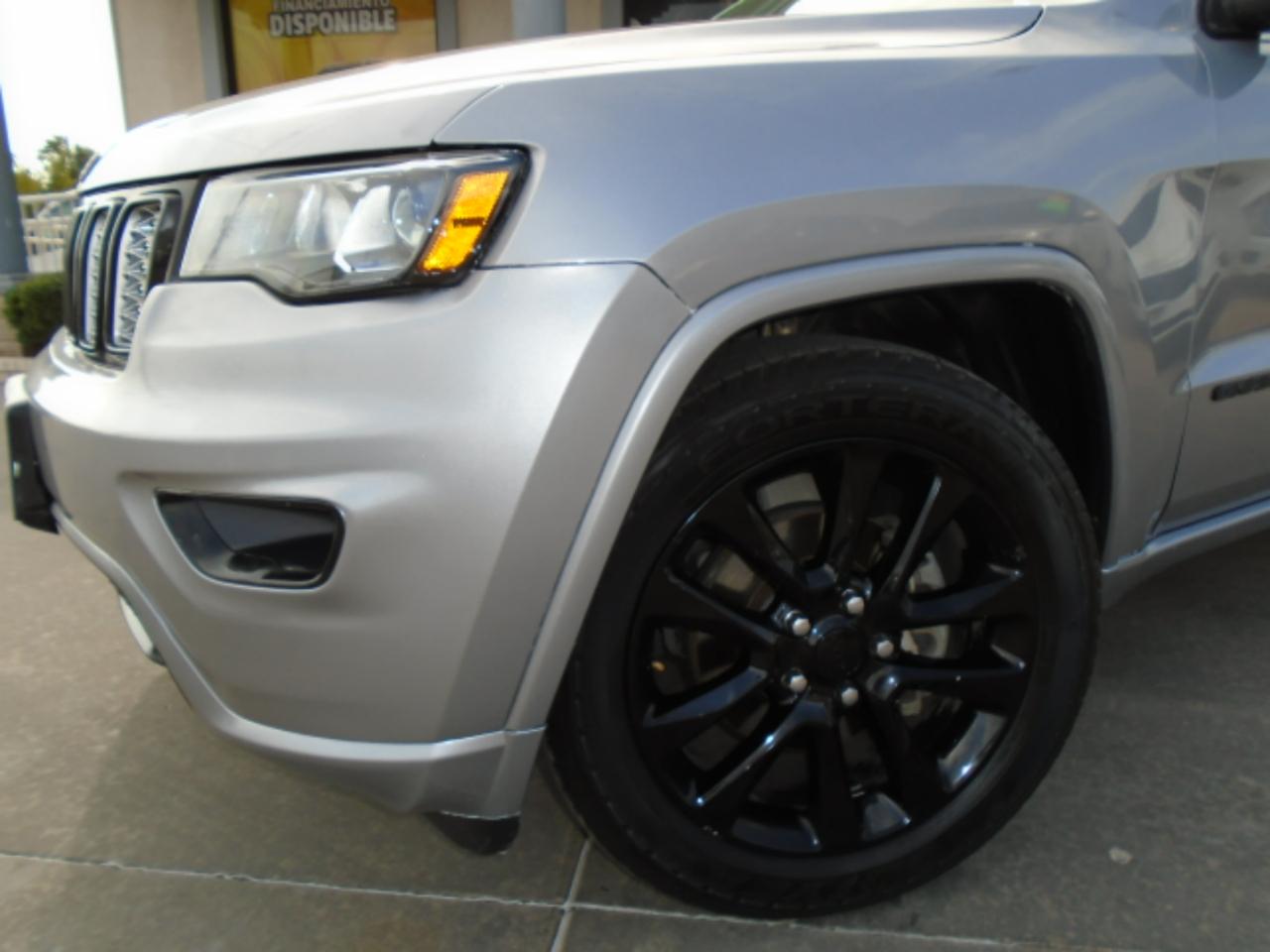 Jeep Grand Cherokee Laredo 2WD 2020