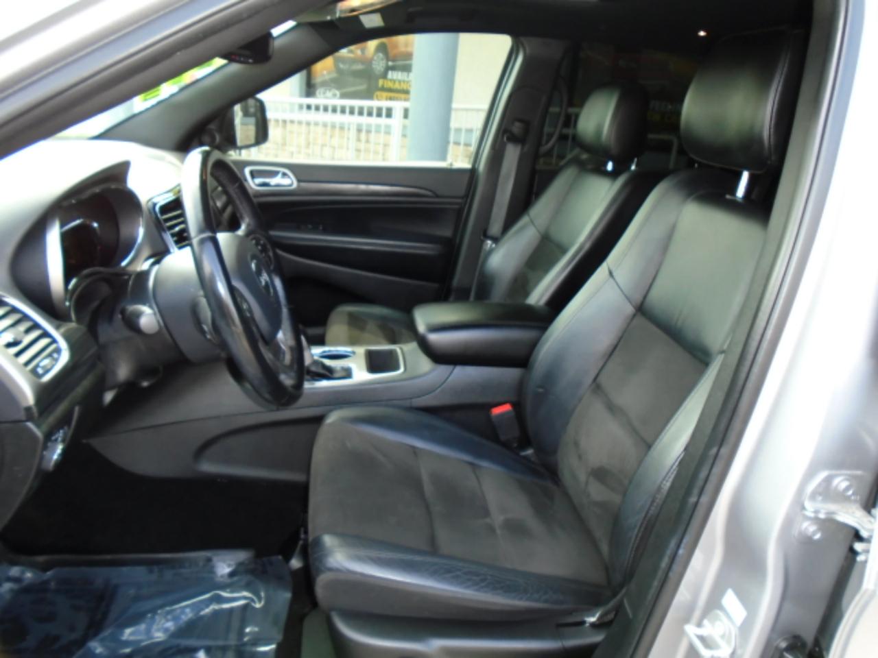 Jeep Grand Cherokee Laredo 2WD 2020