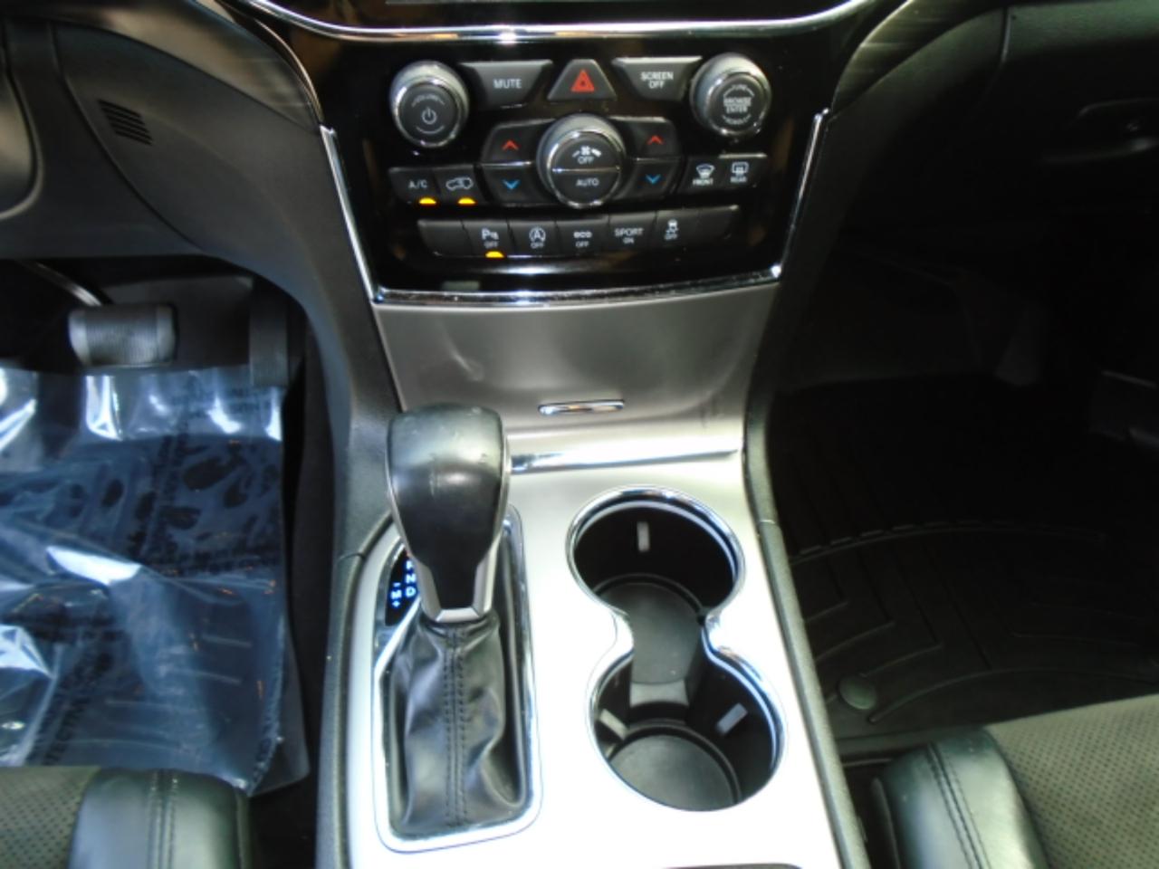 Jeep Grand Cherokee Laredo 2WD 2020