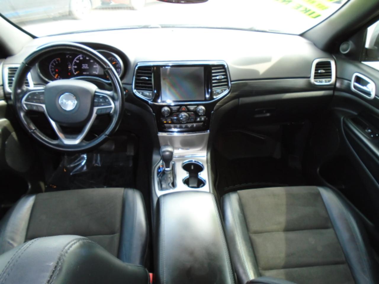 Jeep Grand Cherokee Laredo 2WD 2020