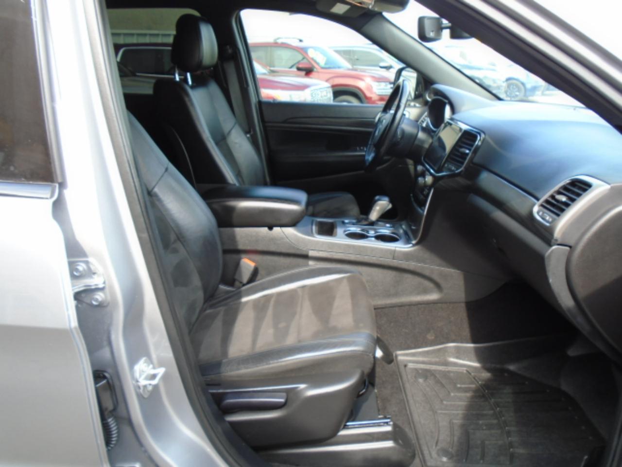 Jeep Grand Cherokee Laredo 2WD 2020