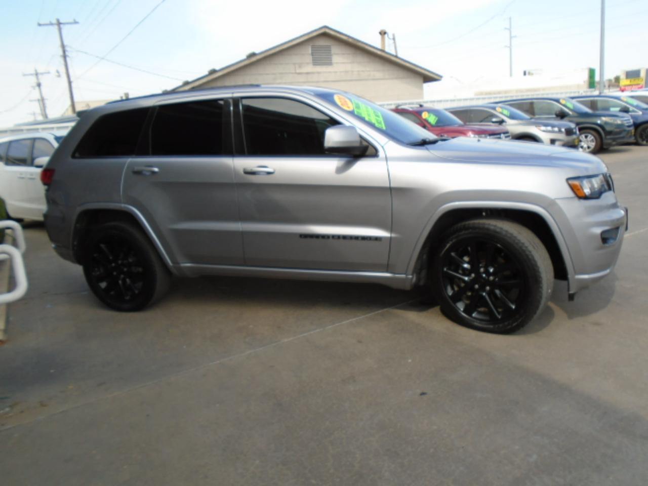 Jeep Grand Cherokee Laredo 2WD 2020