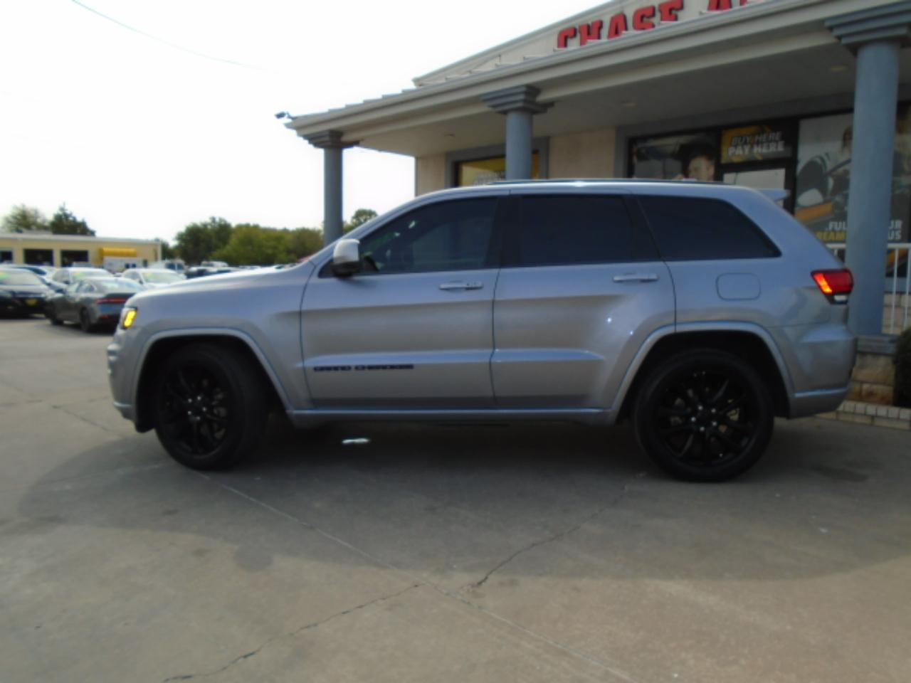 Jeep Grand Cherokee Laredo 2WD 2020