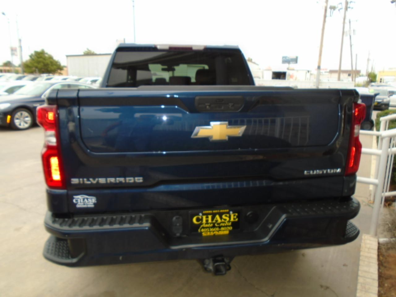 Chevrolet Silverado 1500 Limited Custom Crew Cab Short Box 2WD 2022