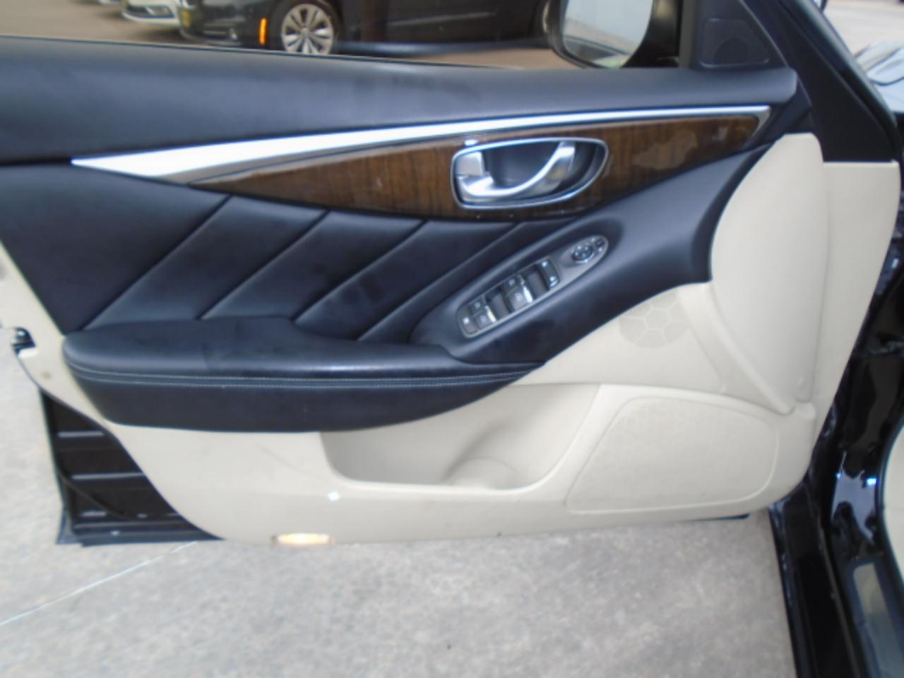Infiniti Q50 3.0t LUXE AWD 2018