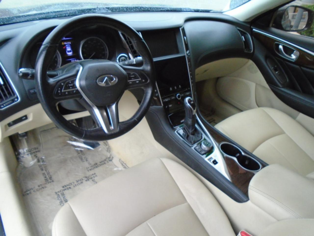 Infiniti Q50 3.0t LUXE AWD 2018