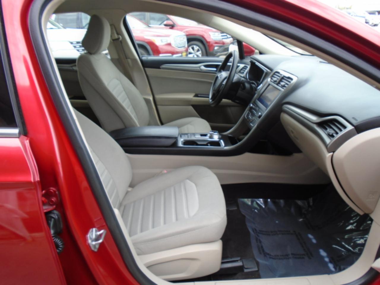 Ford Fusion SE 2020